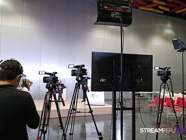 Set de entrevista corporativa multicámara